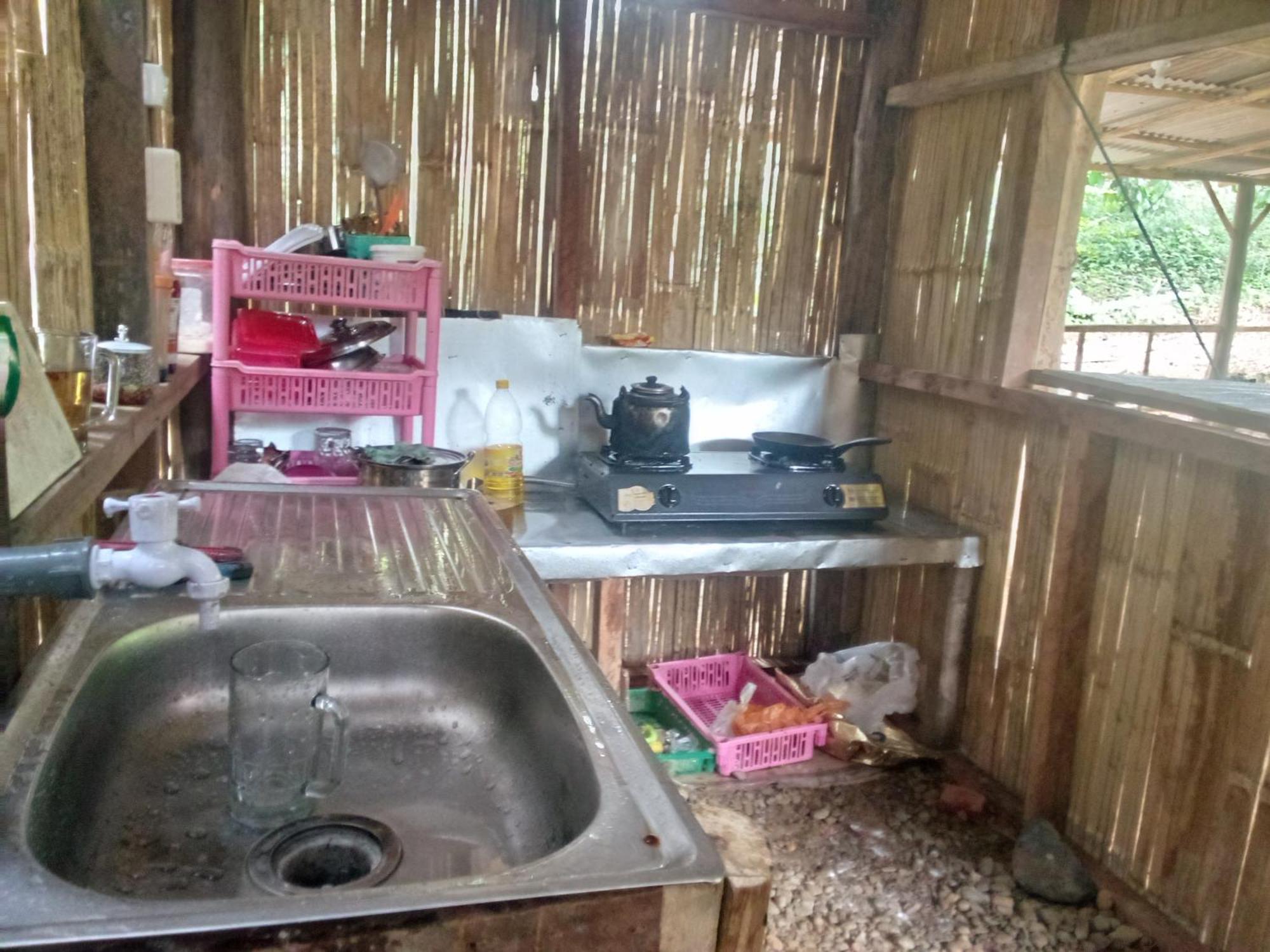 Landak River Guest House Only Trekking With Us Bukit Lawang Exterior foto